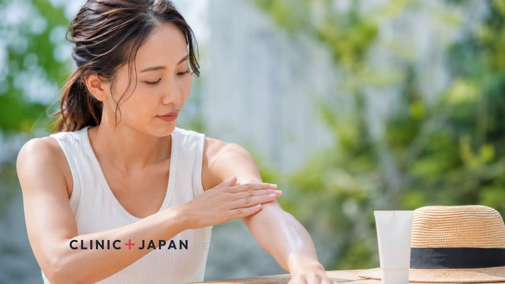 日焼け肌でも医療脱毛できる？可否と注意点